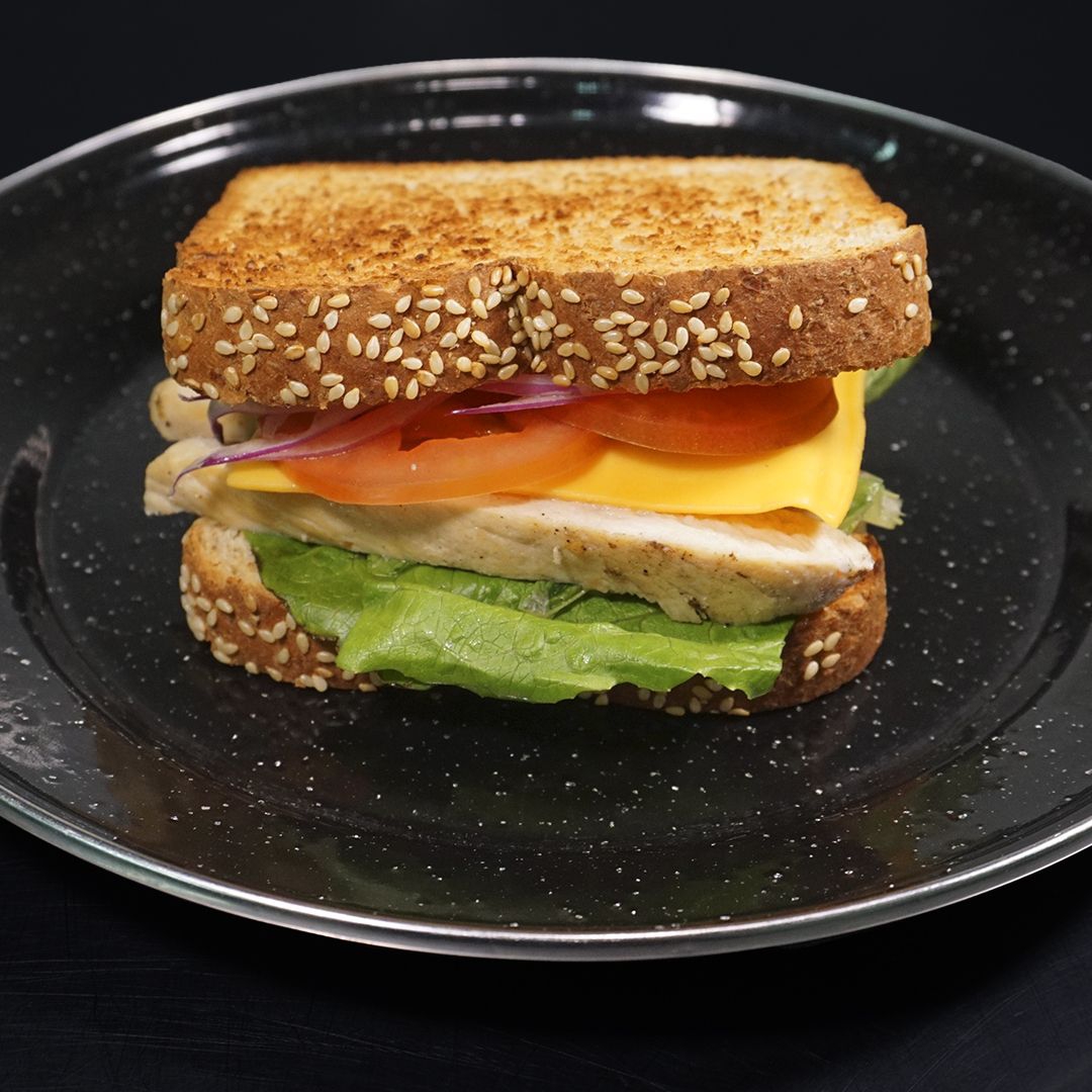 Sándwich Tostado Jamón con Queso Americano