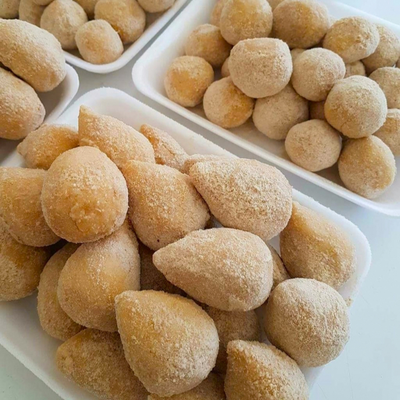 Delicioso salgado congelado sabor mistu calabresa com requeijão, presunto c/requeijão, camarão e queijo com alho poró