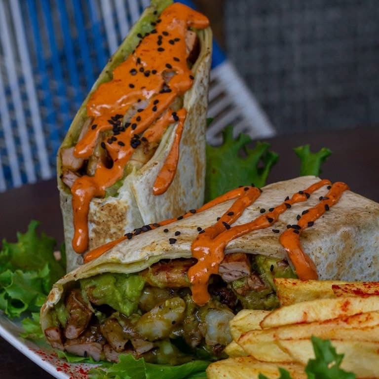 Burrito Mar y Tierra