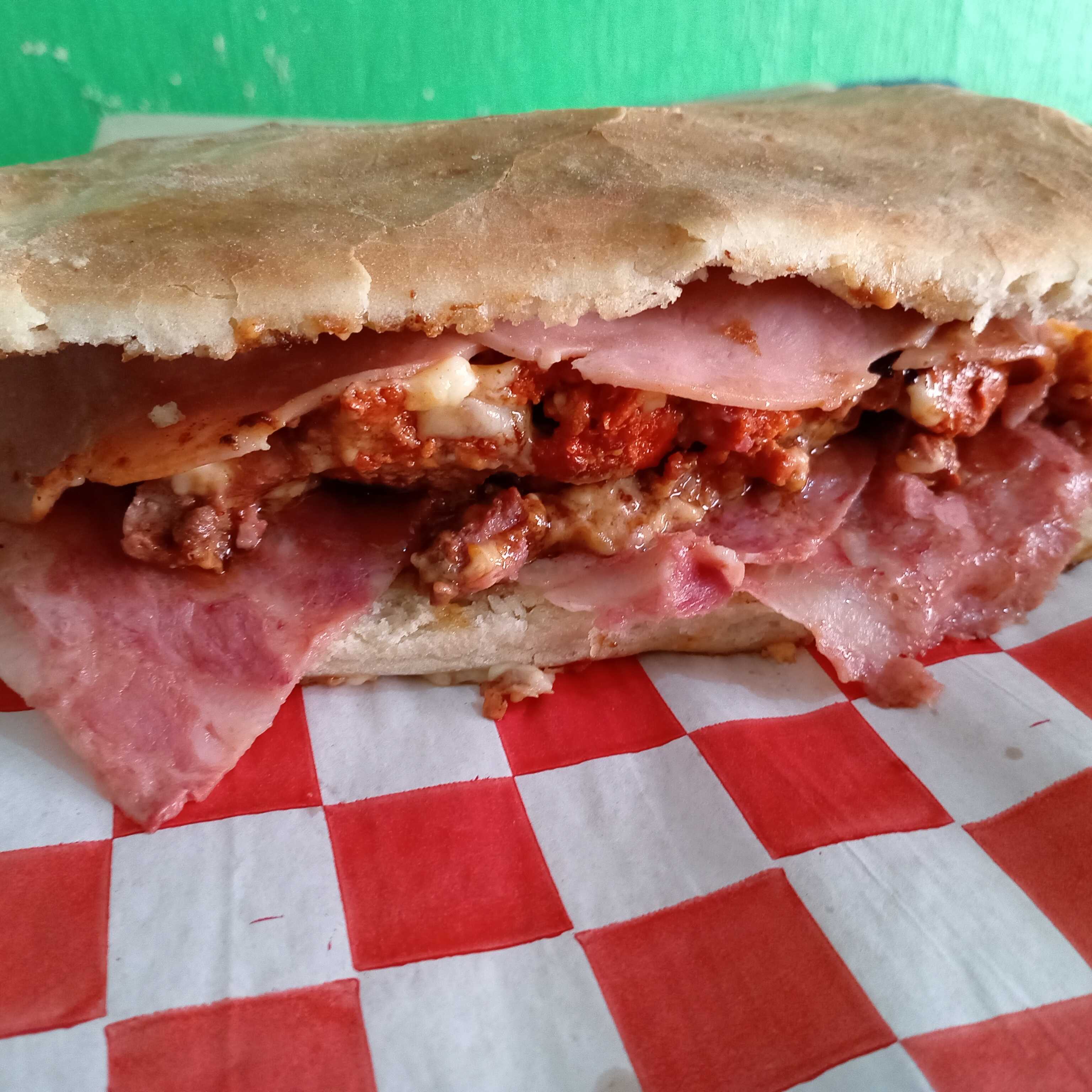 Lonche Combinado Bistec y Pepperoni