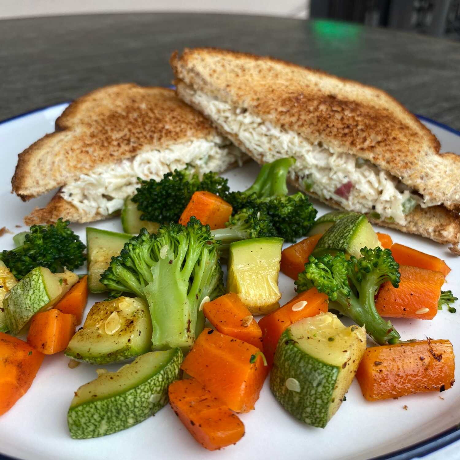 Sandwich de pechuga de pollo