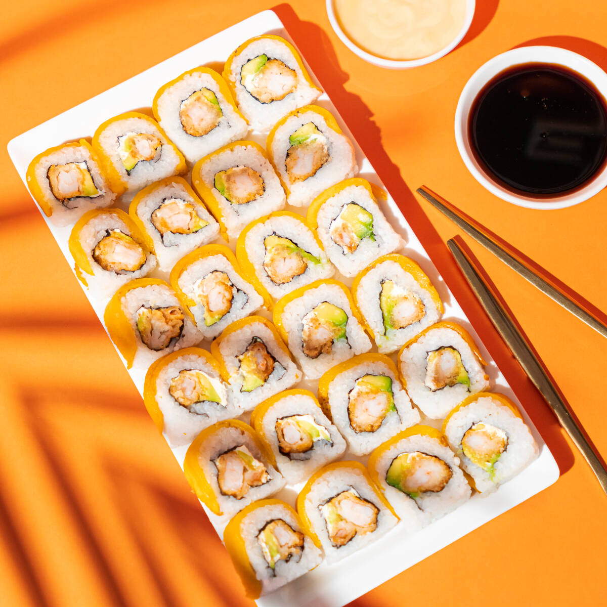 24 Bocados de Sushi Camarón Tropical