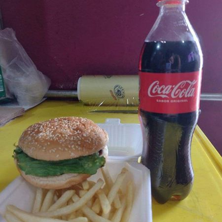 Combo-Burger, Papas, Y Coca De 600Ml