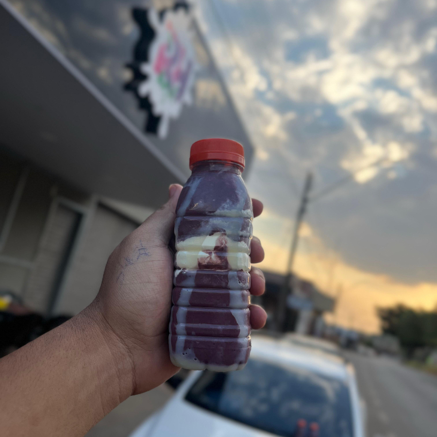 açai, leite codesado e leite em po.