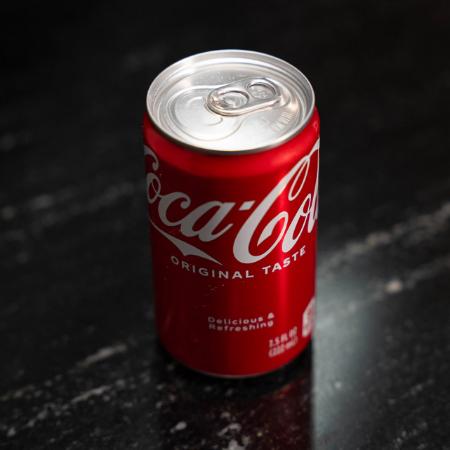 Soda coca cola lata