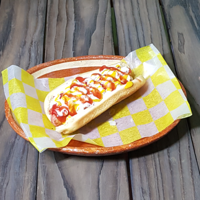 Hotdog con Queso Oaxaca