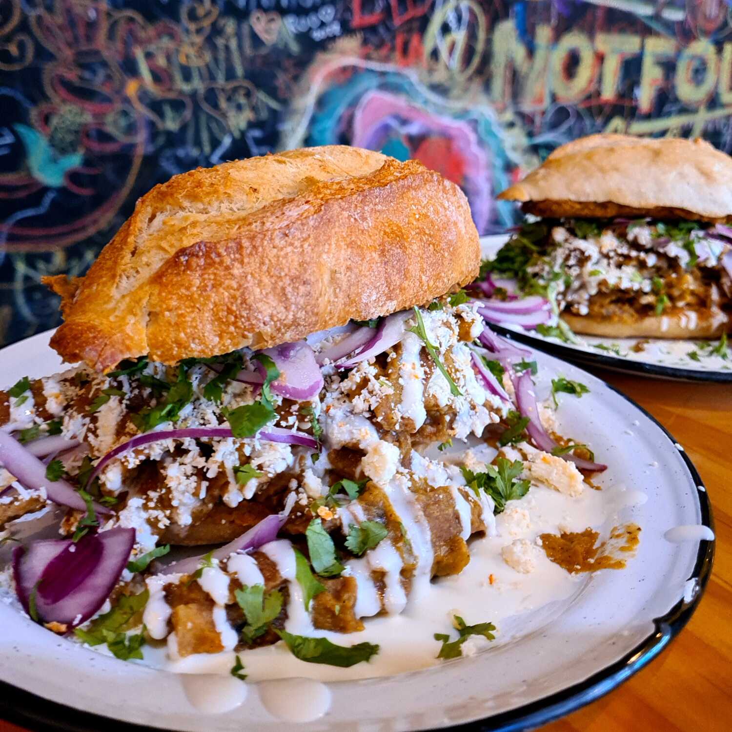 Torta de Chilaquiles con Milanesa.