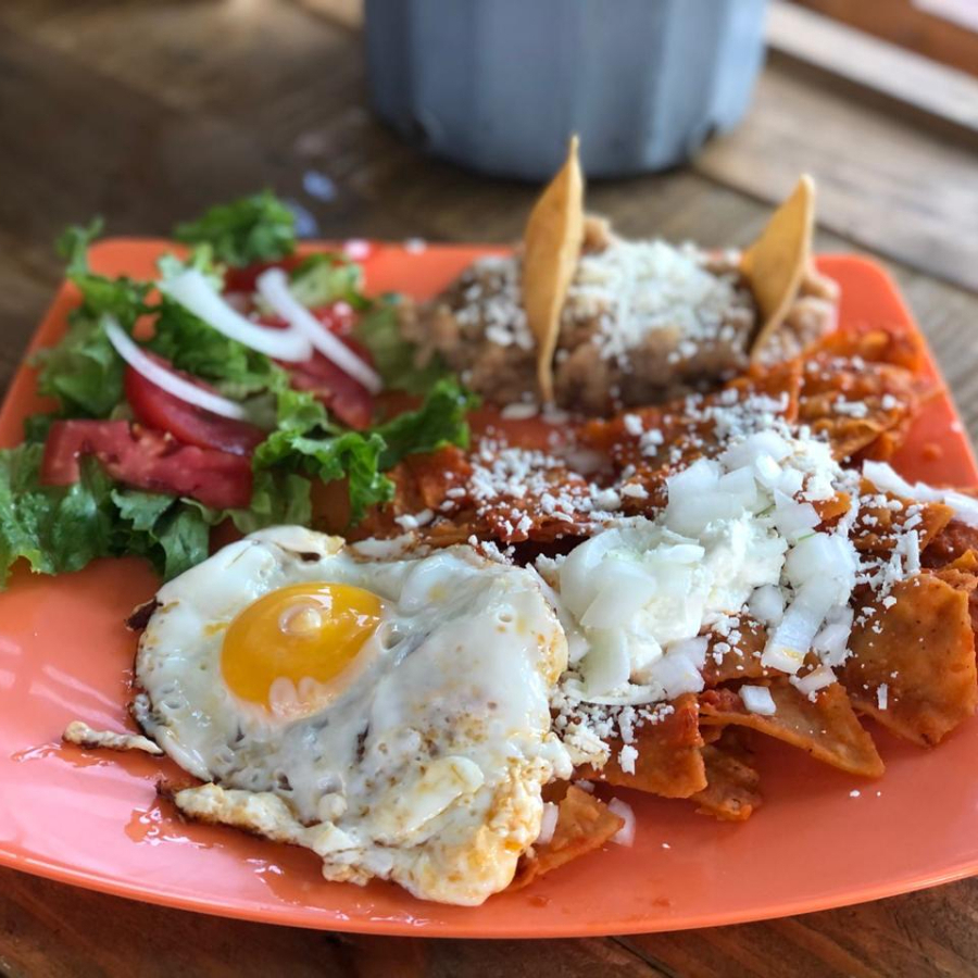 Chilaquiles con Huevo Estrellado
