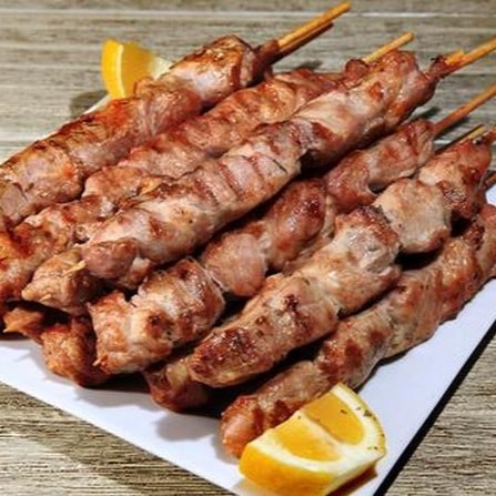 Espeto de Pernil pesando 105 gramas