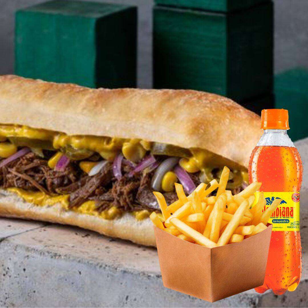 Combo Sándwich Club de Res + Papas + Bebida