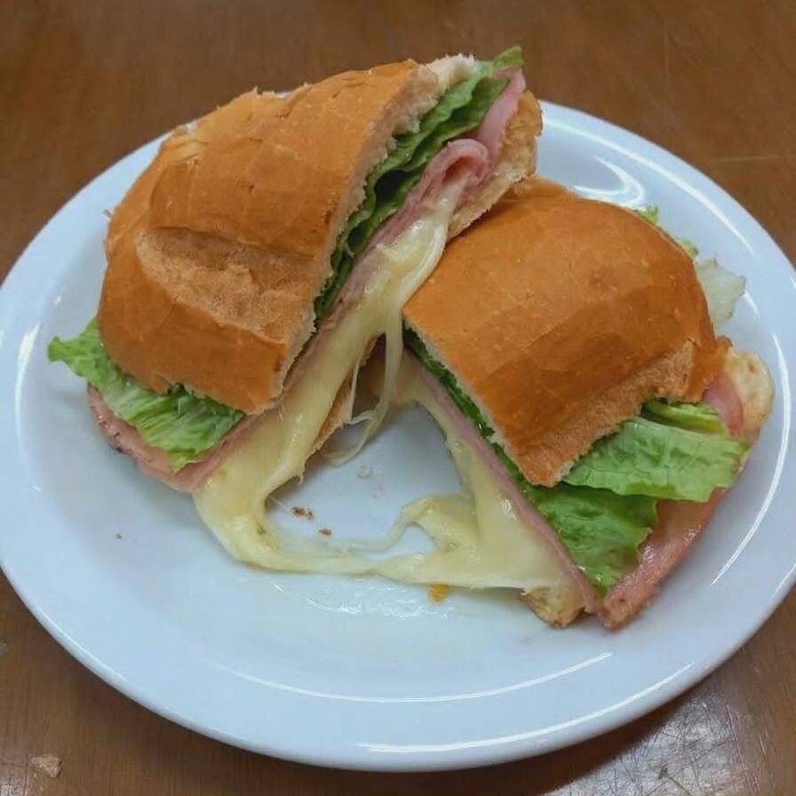 Torta de Jamon y Queso
