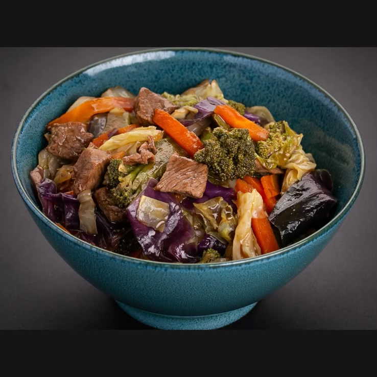 Yakissoba misto carne, frango e legumes 500g