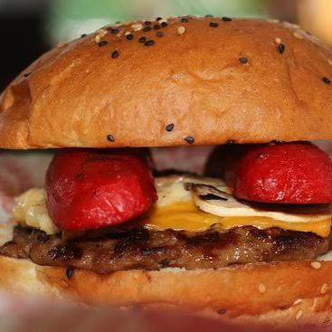 Hamburguesa con Salchicha Roja