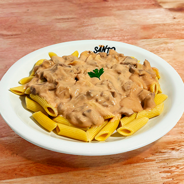 Saboreie a combinação perfeita com a massa tipo penne (200g) com de tiras de carne macia e o nosso molho de Strogonoff com o toque de produtos Heinz, creme de leite e champignons (200g). (Os ingredientes do preparo do strogonoff não podem ser alterados e/ou retirados).