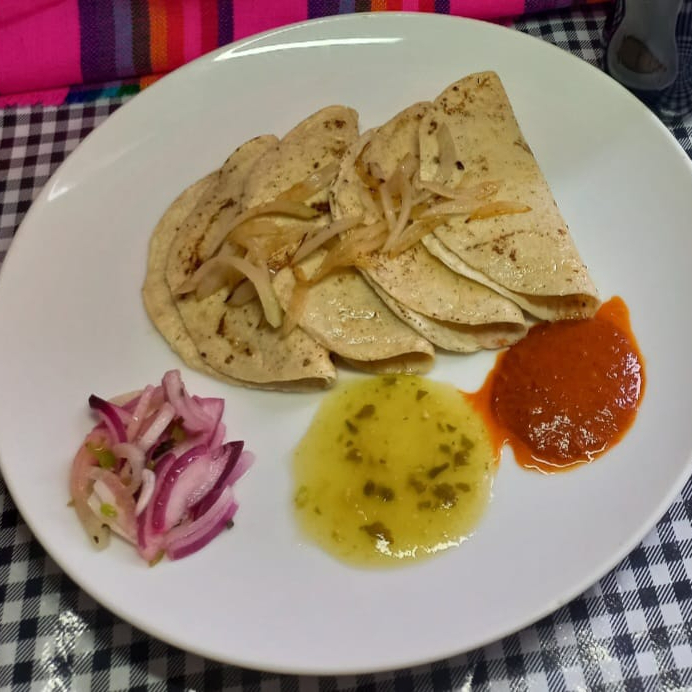 Mole con Pollo