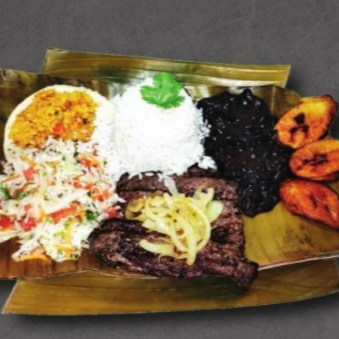 Casado Típico con Chicharrón
