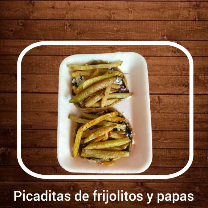 PICADITAS CON FRIJOLITOS Y PAPAS