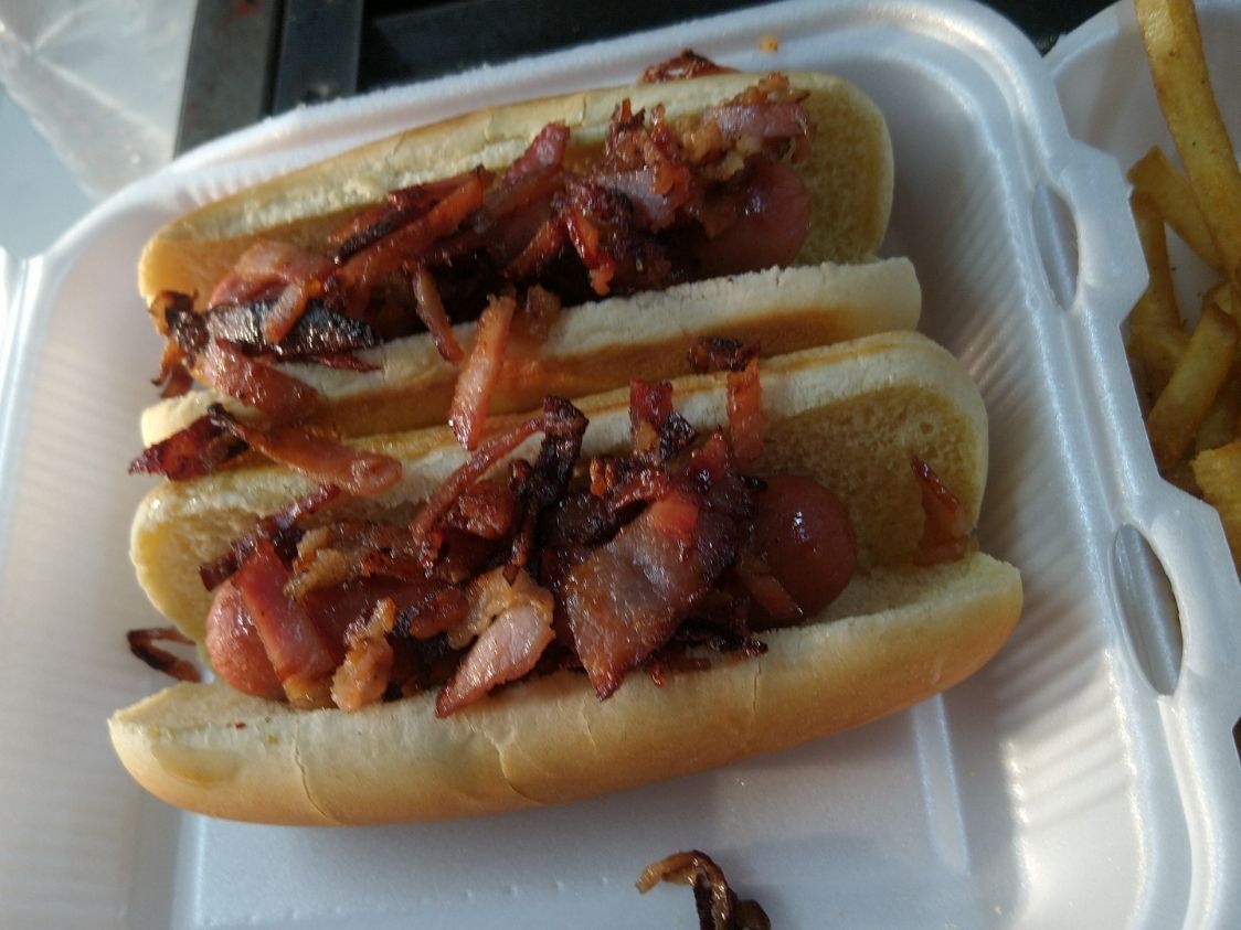 Hot dog con tocino