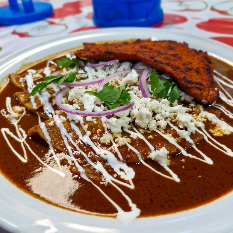 Enchiladas de coloradito