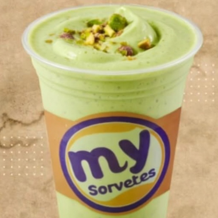 Milk shake 500ml muito cremoso e gelado com um irresistível sorvete de pistache