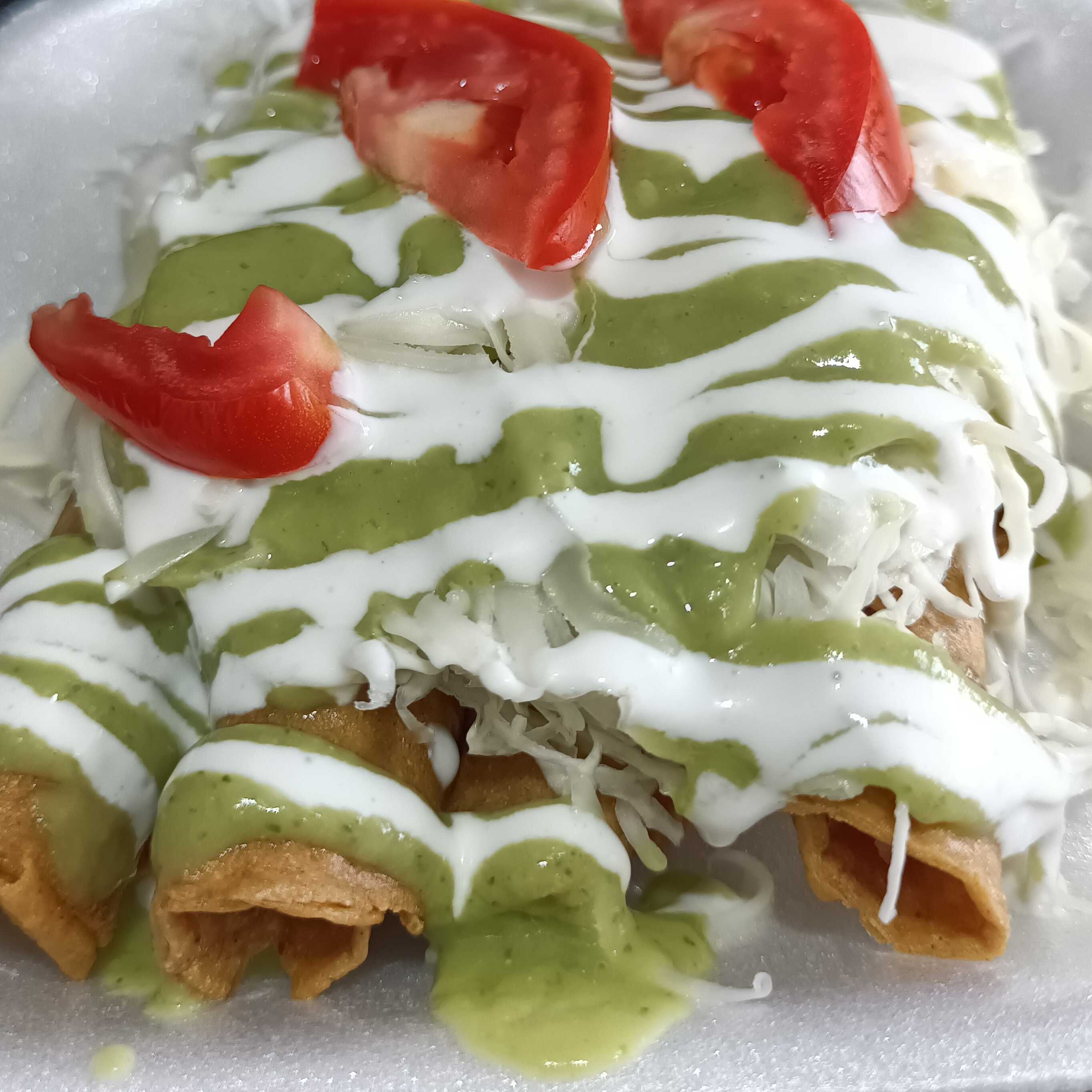 FLAUTAS DE POLLO