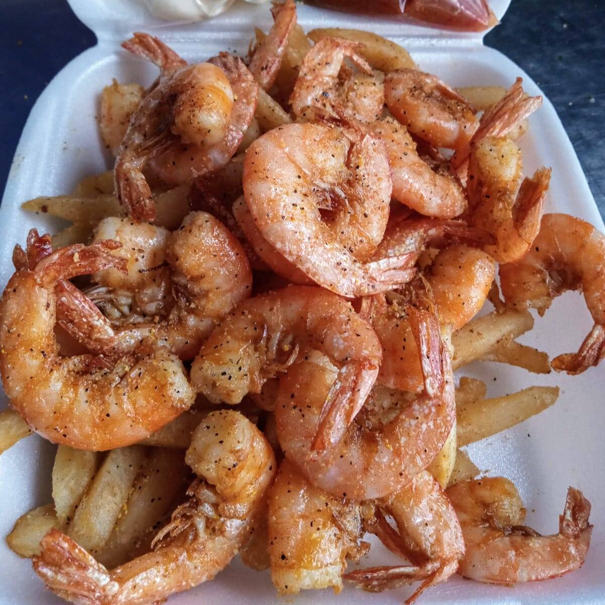CAMARONES DORADOS CON PAPAS