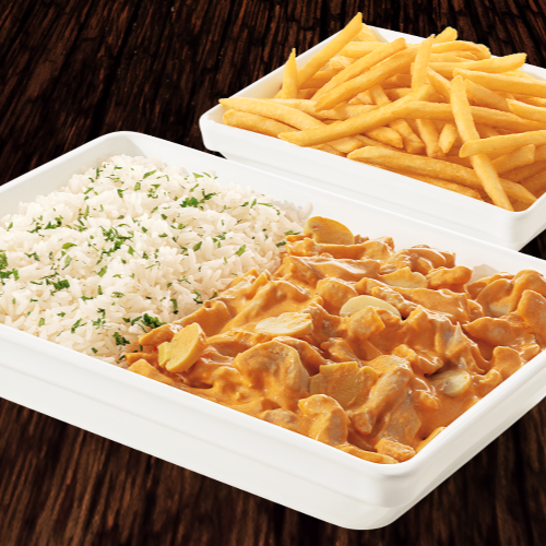 O estrogonofe frango que você conhece agora em uma porção maior para dividir com a galera ou com a família. Incrível.