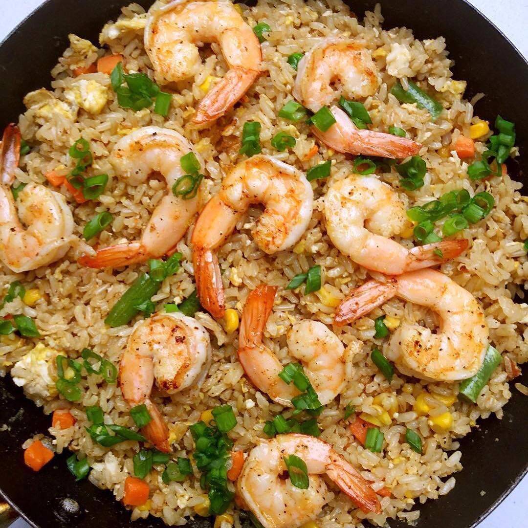CAMARON CON ARROZ FRITO (•̀ᴗ• )