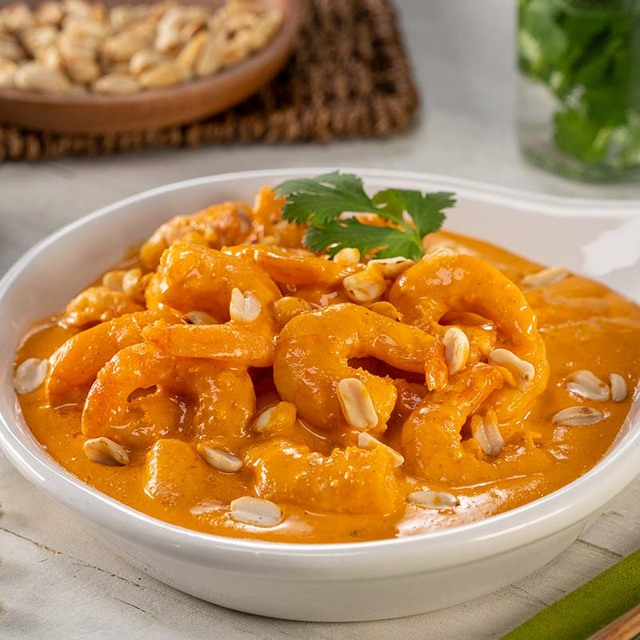 Rico camarones encacahuatados con salsa picante