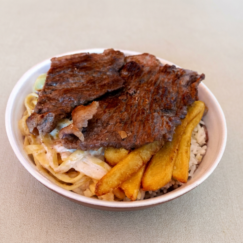 Arroz, feijão, macarão, legumes refogados, frituras, bife grerlhado