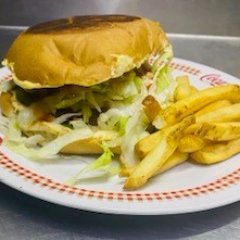 HAMBURGUESA DE RES CON PAPAS