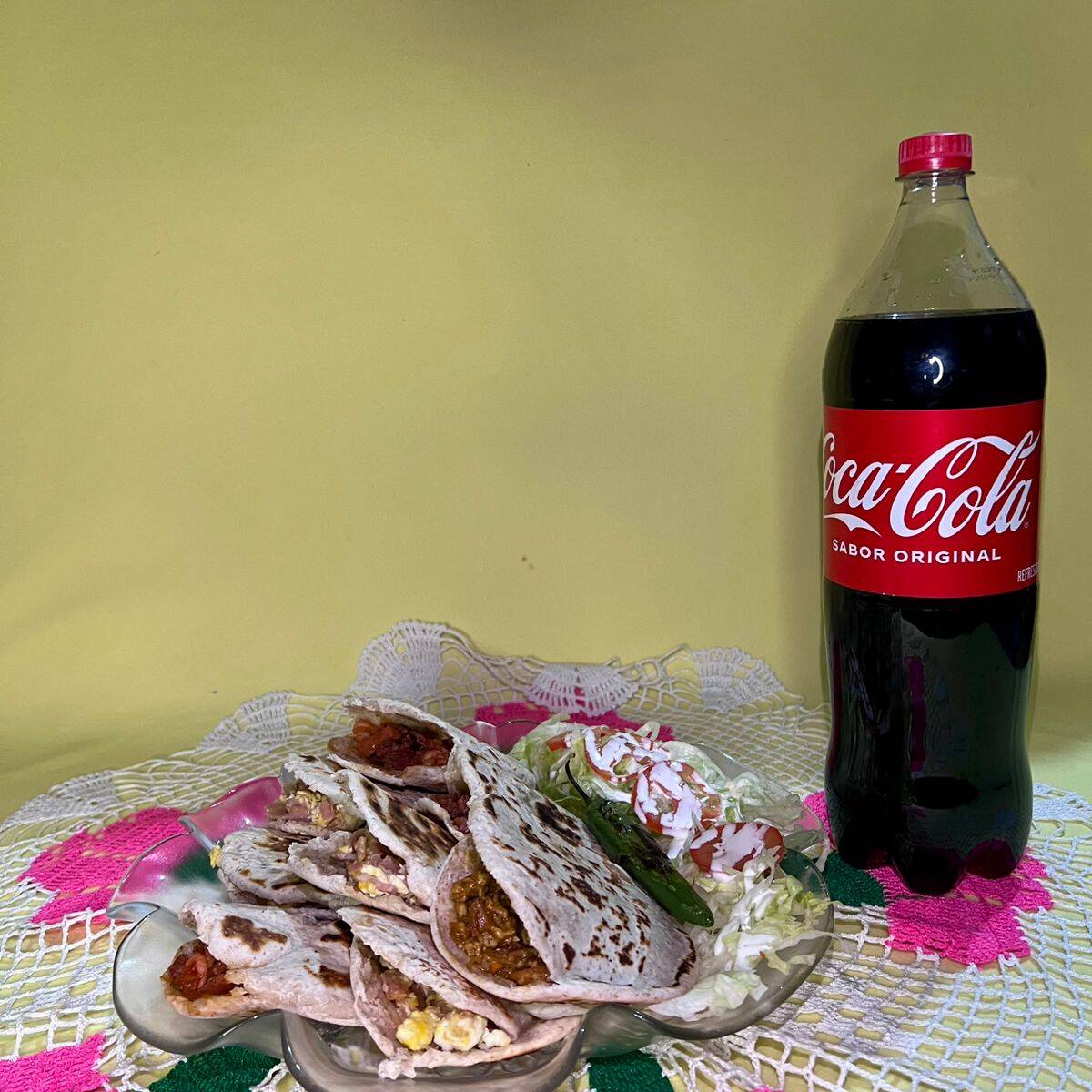 Paquete 10 Gorditas y 1 Refreso de 1.75 Ml