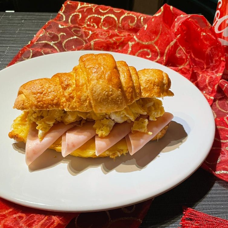 Croissant de Jamón y Huevo