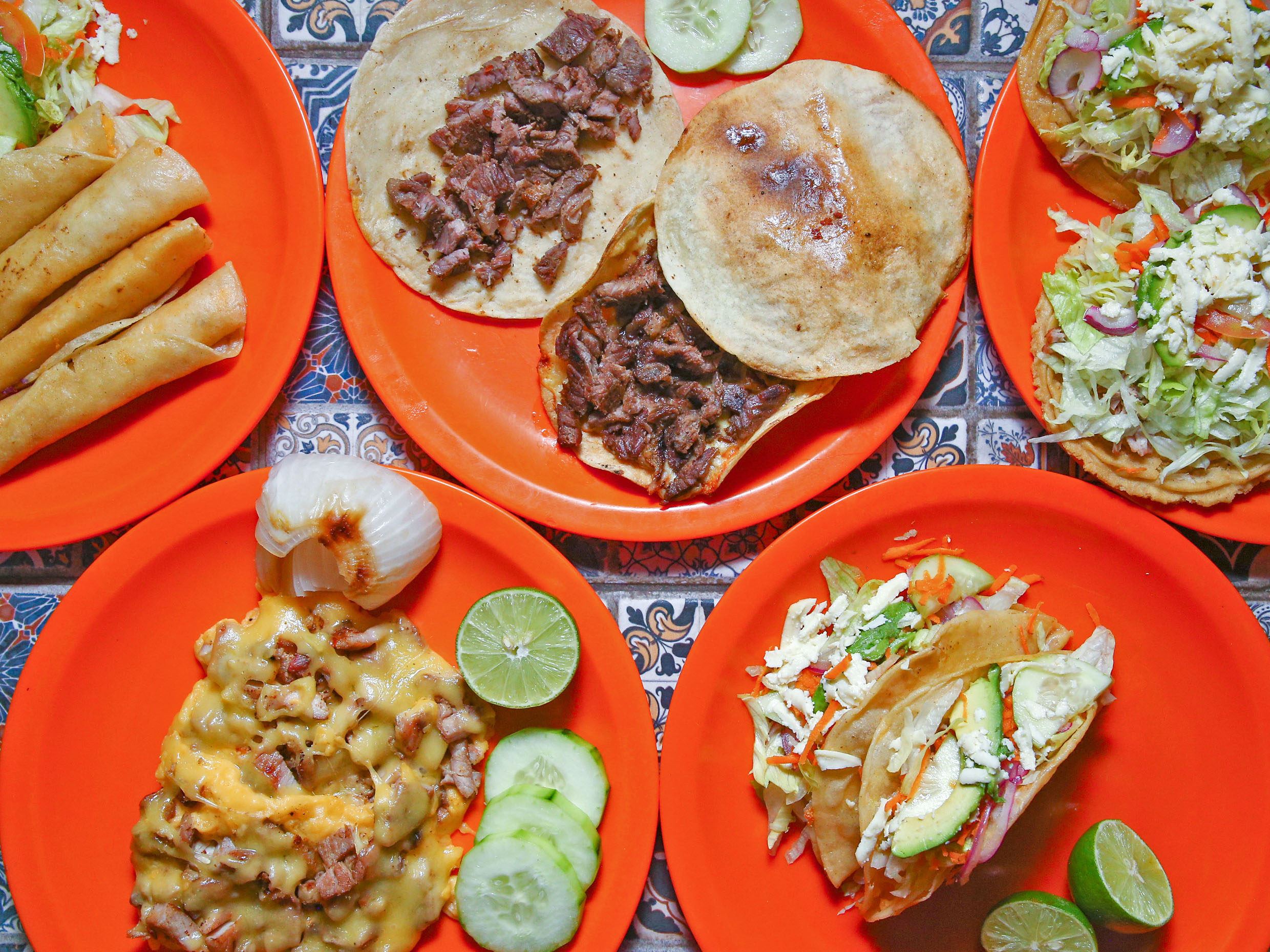 Taquería y Antojitos La Familiar Steak House