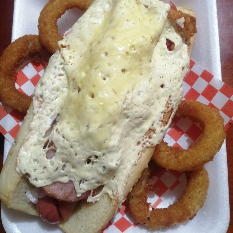 Hot Dog "A La Santi" con Papas