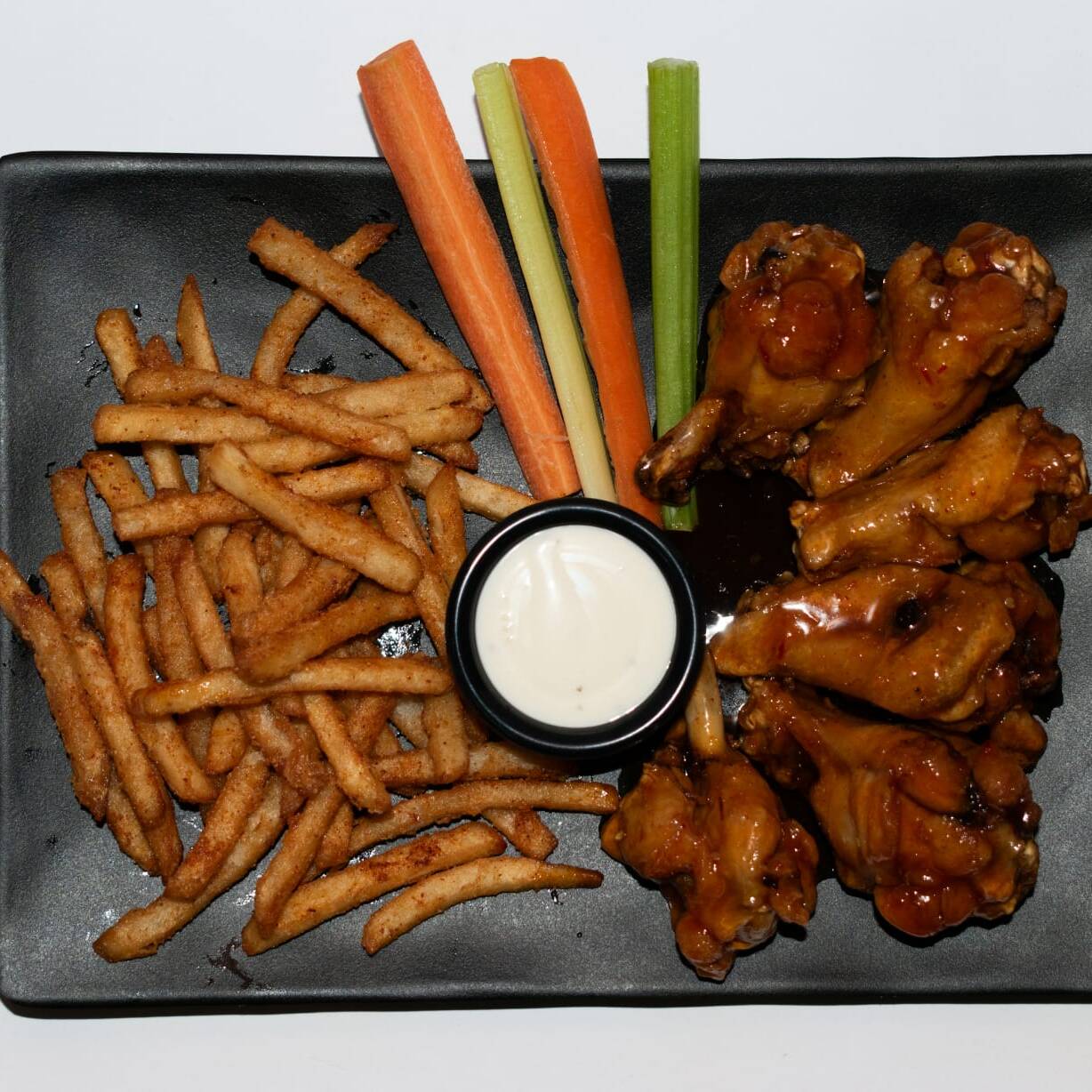 Alitas 350gr con Papas