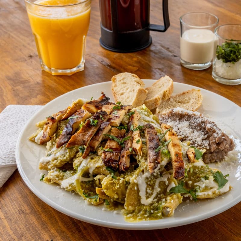 Chilaquiles Chuleta Sabor de Barrio