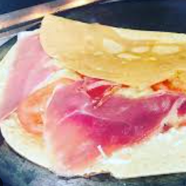 Crepa de Serrano con Philadelphia