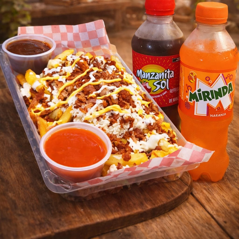 Papas con tocino y queso panela