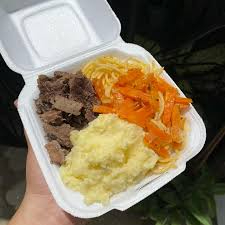 Escolha 1 opções de proteínas, até 3 complementos e até 2 saladas.