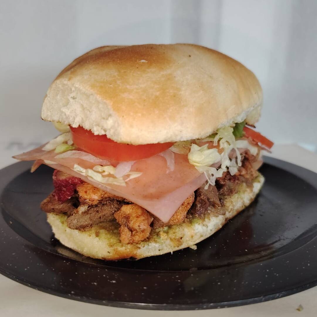 Torta Megas tres Carnes Pavo, Bistec, Adobada