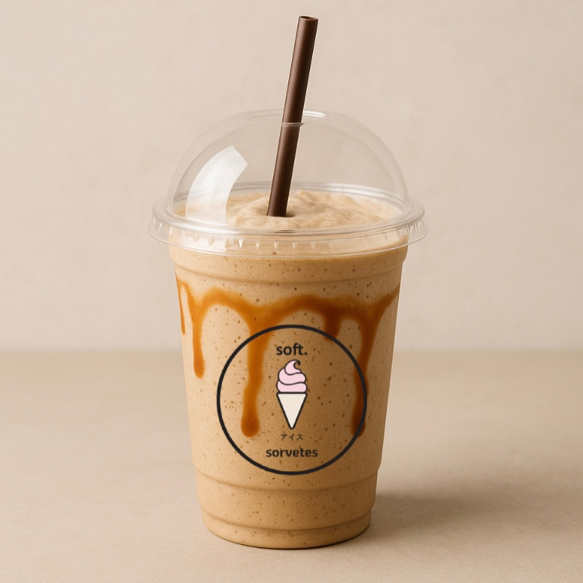 Desfrute da perfeita harmonia do nosso Shake Caffè. Cremoso sorvete de baunilha e a intensidade do café espresso orgânico. Essa combinação irresistível une a suavidade adocicada da baunilha com o sabor marcante e aromático do café, criando uma experiência única para os amantes de doces e cafeína. Ideal para qualquer momento do Dia. Imagem Meramente Ilustrativa.