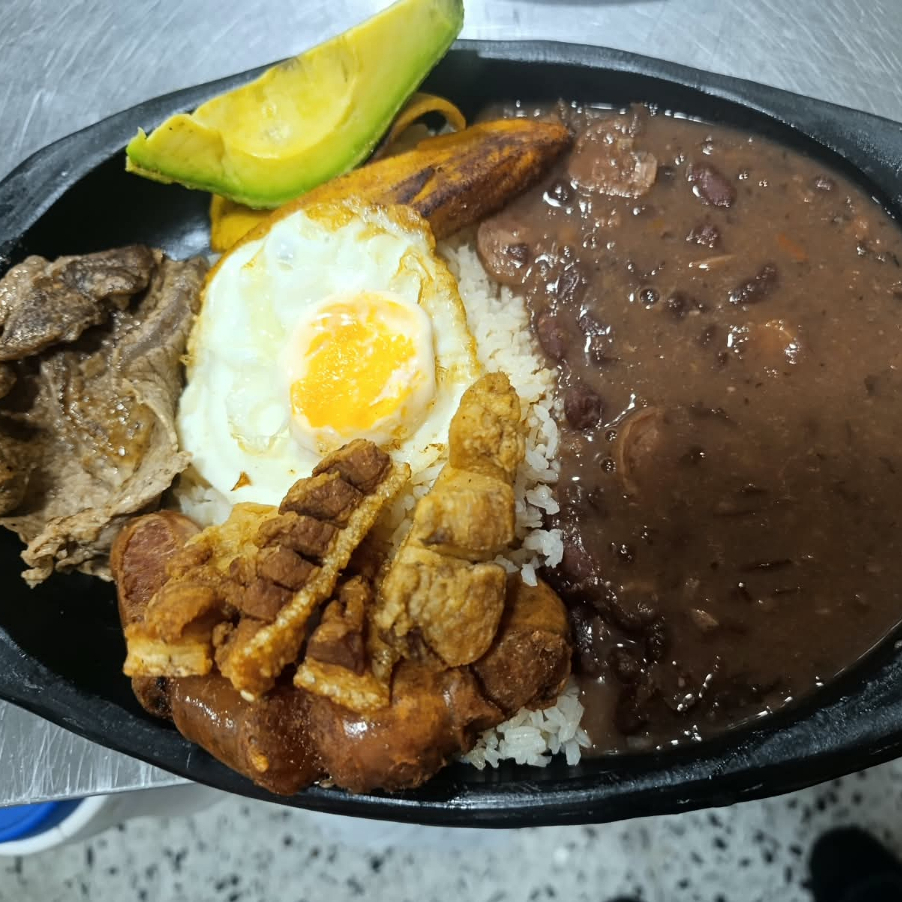 Combo Mini Paisa + Bebida del Dia