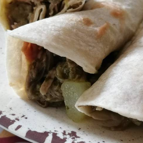 Burrito de Deshebrada en Verde