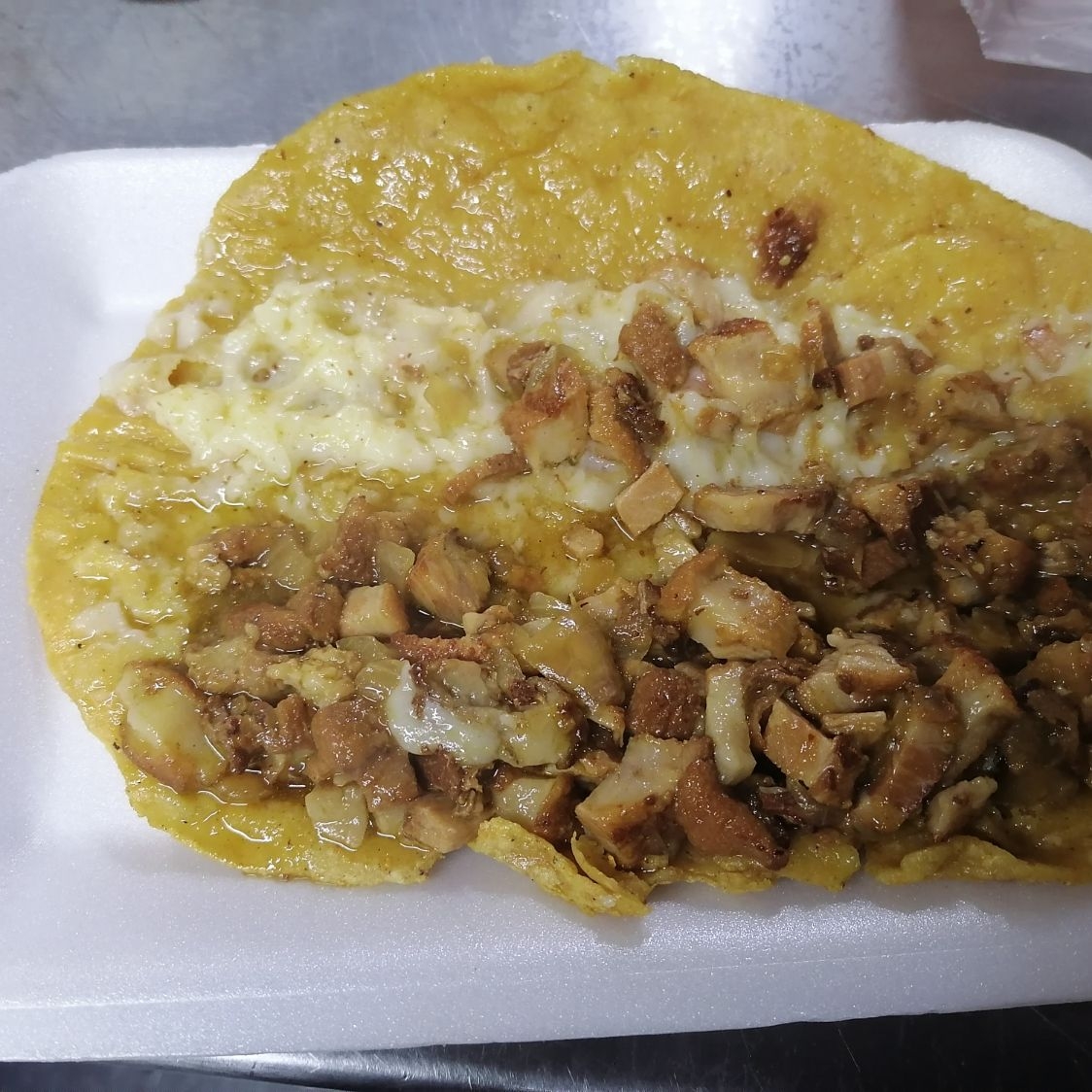 Quesadilla de Chicharrón Verde