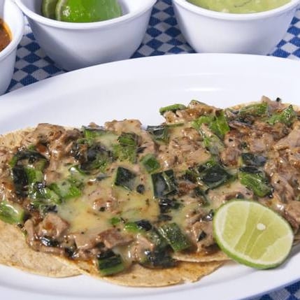 ALAMBRE DE BISTEC CON QUESO (3)TACOS 200
