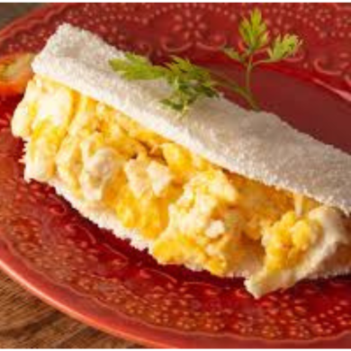 Tapioca feita com Massa Artesanal e ovo frito