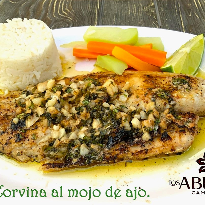 Corvina al mojo de ajo