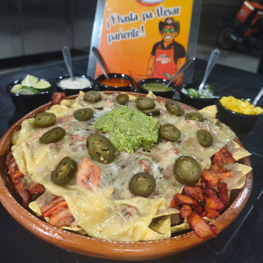 Nachos + 2 Agua Natural 1/2L