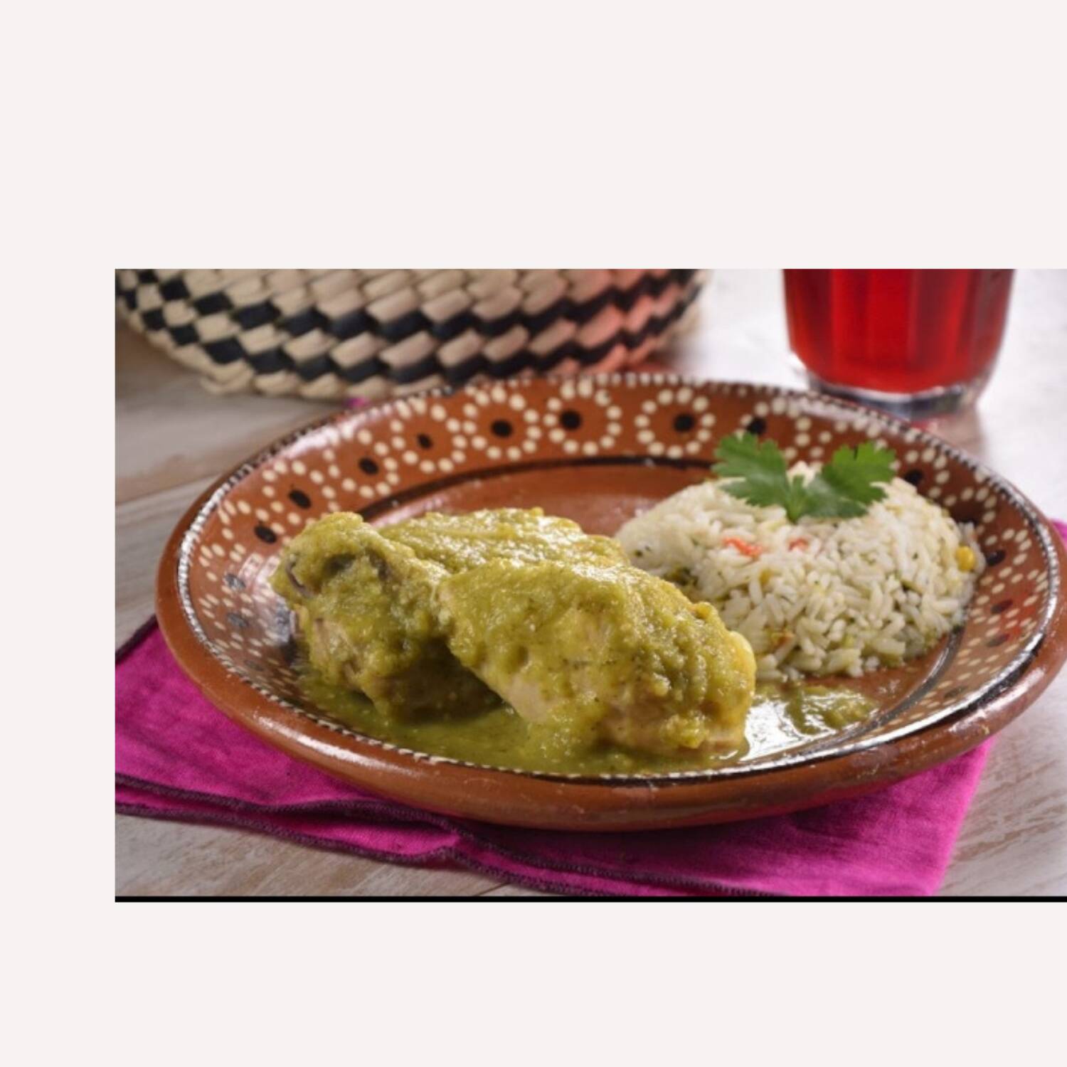 Comida de Pollo en Salsa Verde